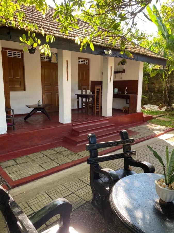Ami Place Rooms With Kitchen Хиккадува Экстерьер фото