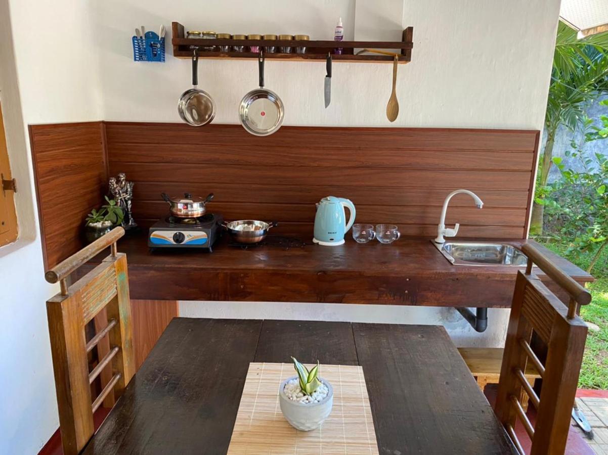 Ami Place Rooms With Kitchen Хиккадува Экстерьер фото