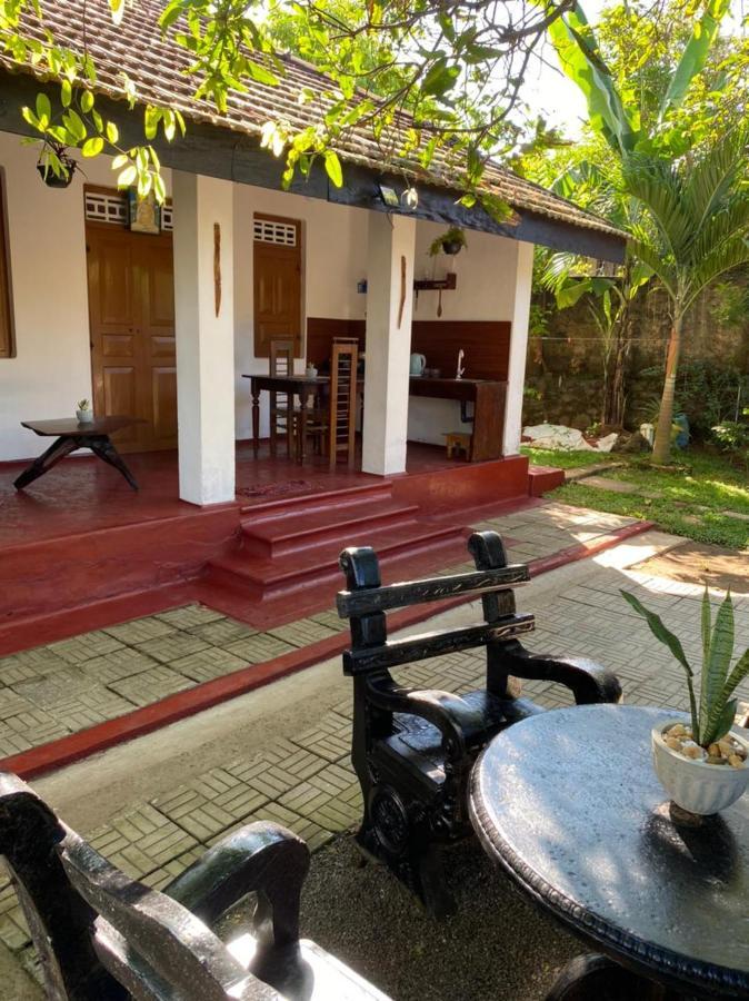 Ami Place Rooms With Kitchen Хиккадува Экстерьер фото