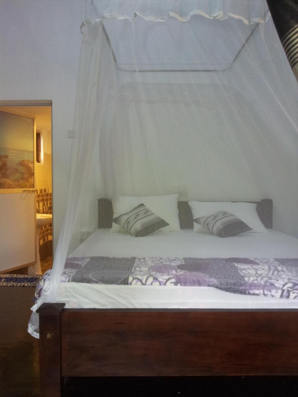 Ami Place Rooms With Kitchen Хиккадува Экстерьер фото