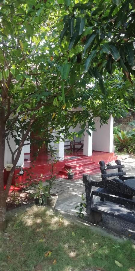 Ami Place Rooms With Kitchen Хиккадува Экстерьер фото