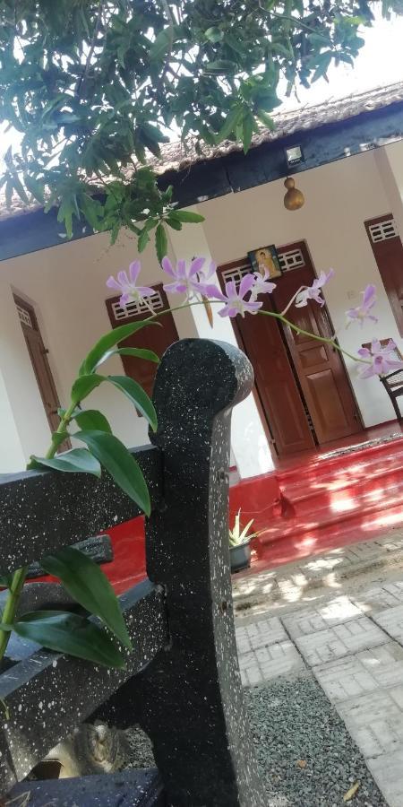 Ami Place Rooms With Kitchen Хиккадува Экстерьер фото